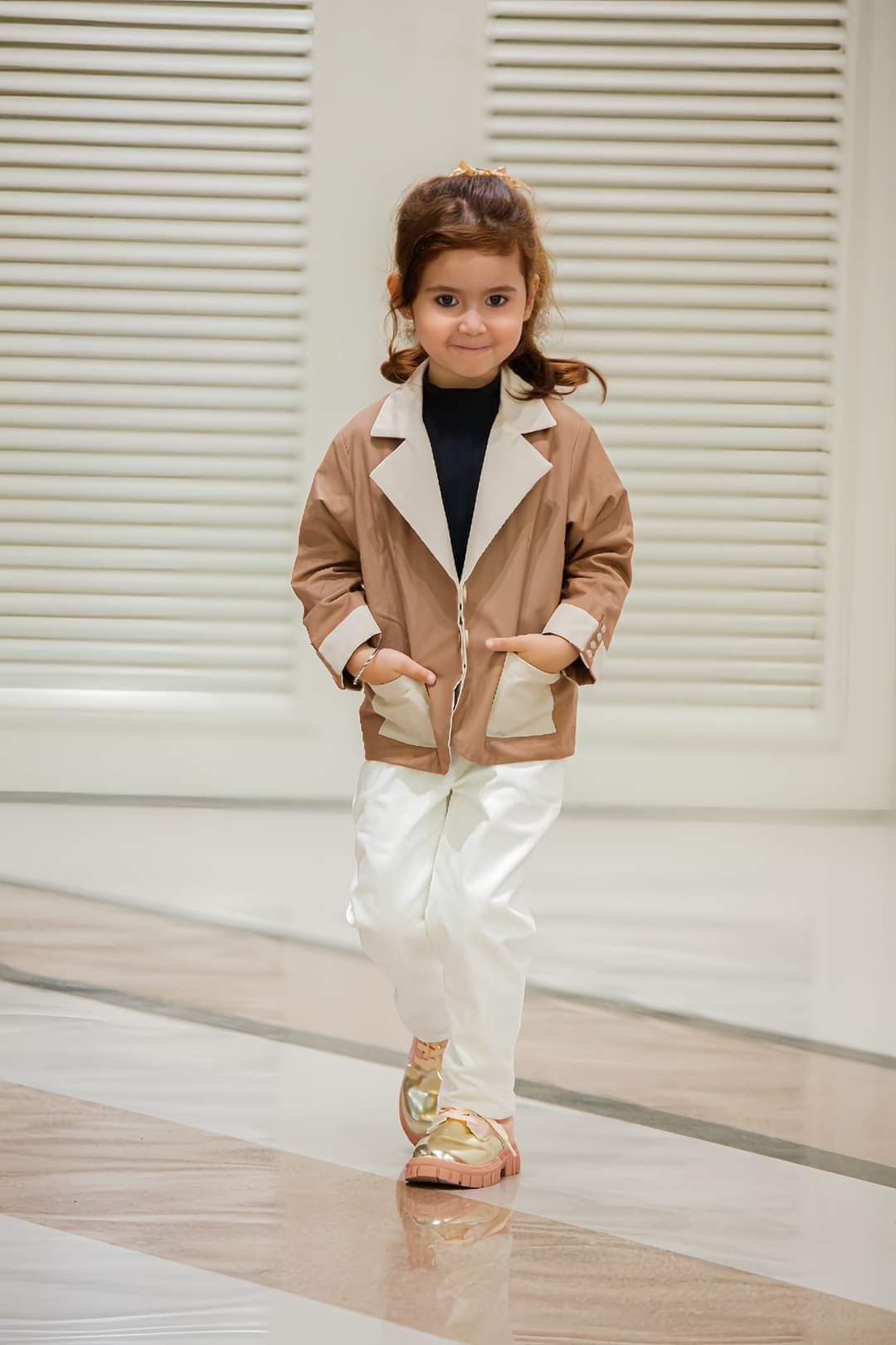 Kids Reversible Suit Set – Two Styles in One (Brown & Beige)